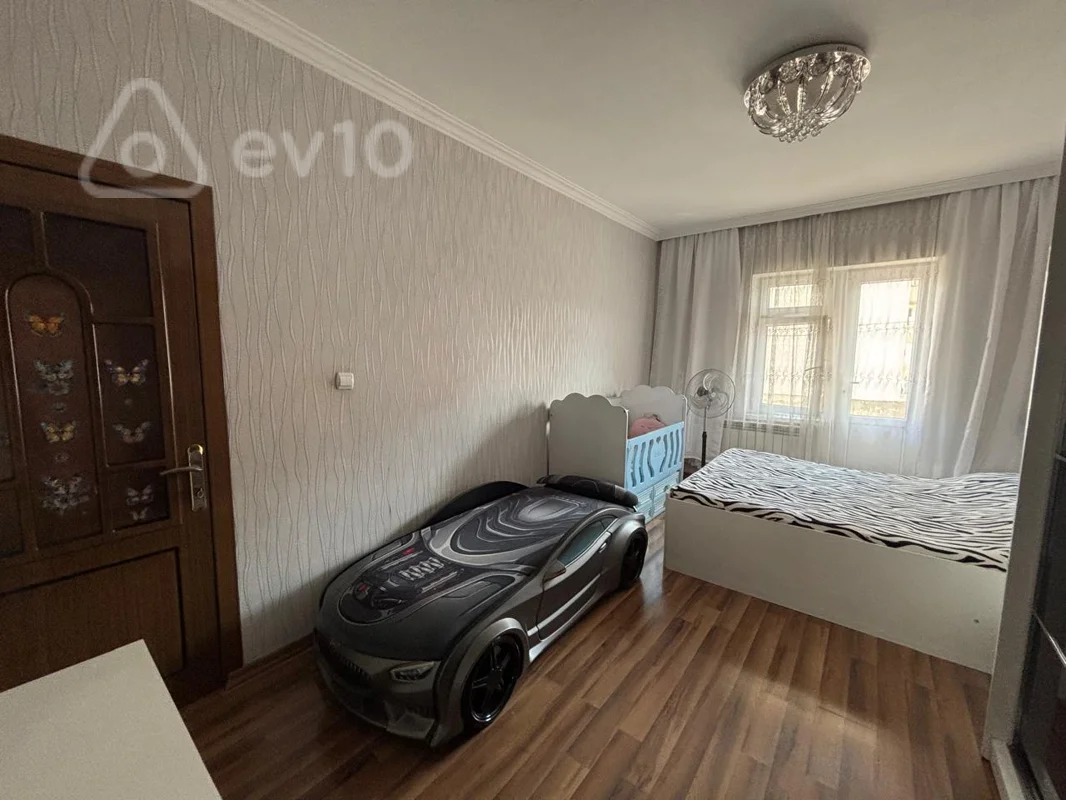4 otaqlı mənzil, 110 m², Y/Yasamal E.Ehmedov 26 — Mənzil, Bakı (10)