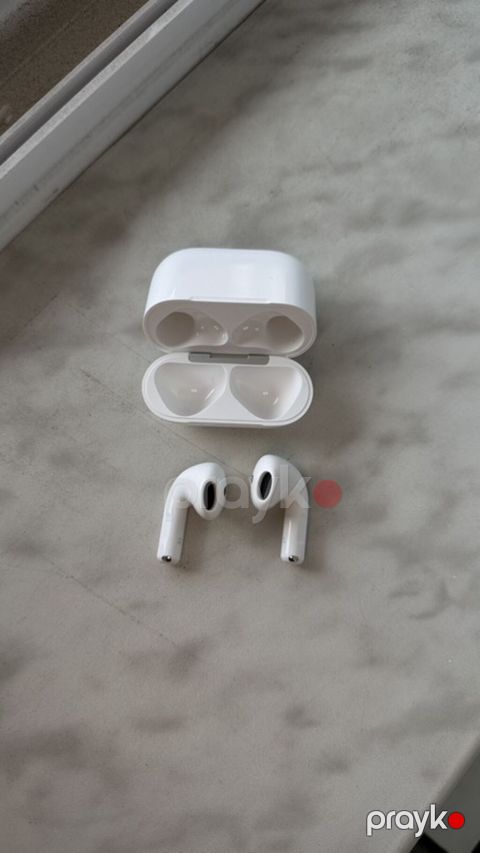 Продаю AirPods 4 с шумоподавлением. Пользовался всего 3–4 раза — Bakı