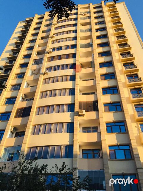 Satılır 4 otaqlı yeni tikili 240 m² — Bakı