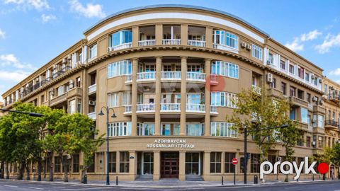 Satılır 3 otaqlı köhnə tikili 101.2 m² — Bakı
