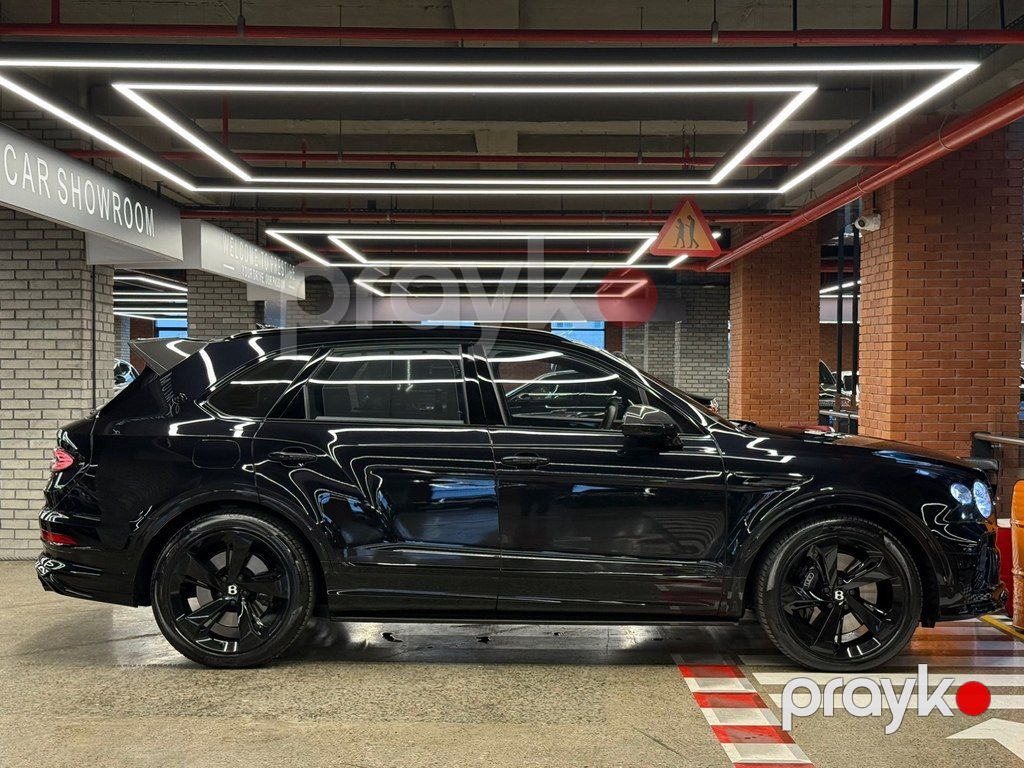 Bentley Bentayga, 4.0 L, 2023 il, 10 000 km — Avtomobillər, Bakı (8)