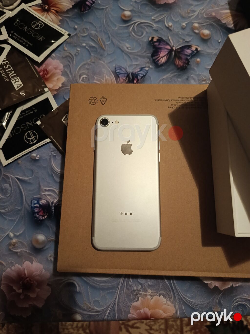 IPhone 7, Gümüşü, Barmaq izi — Apple iPhone, Pirəkəşkül (7)