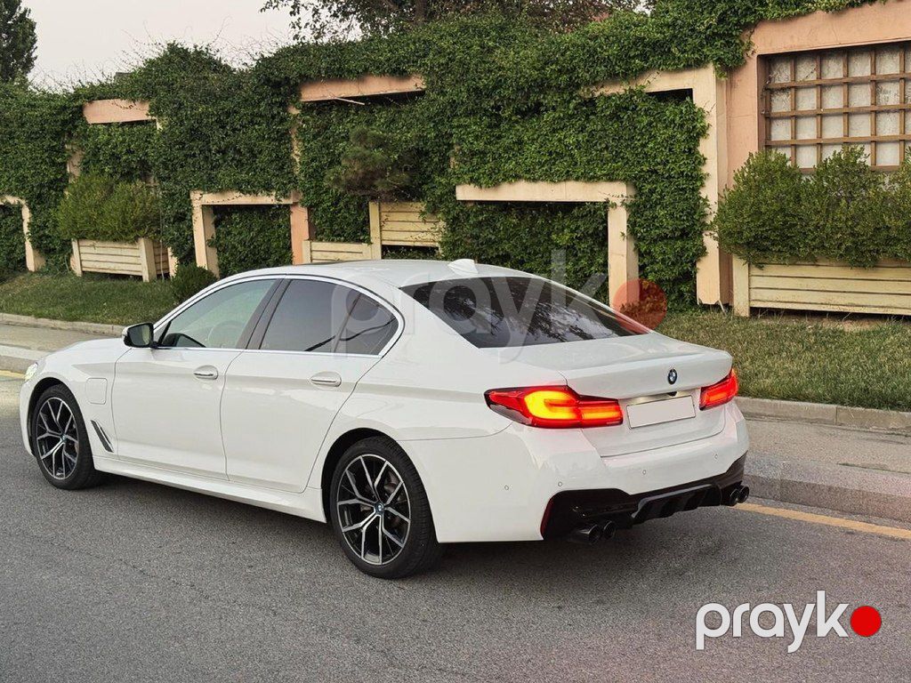 BMW 530e, 2.0 L, 12 kWh, 2018 il, 135 000 km — Avtomobillər, Bakı (4)
