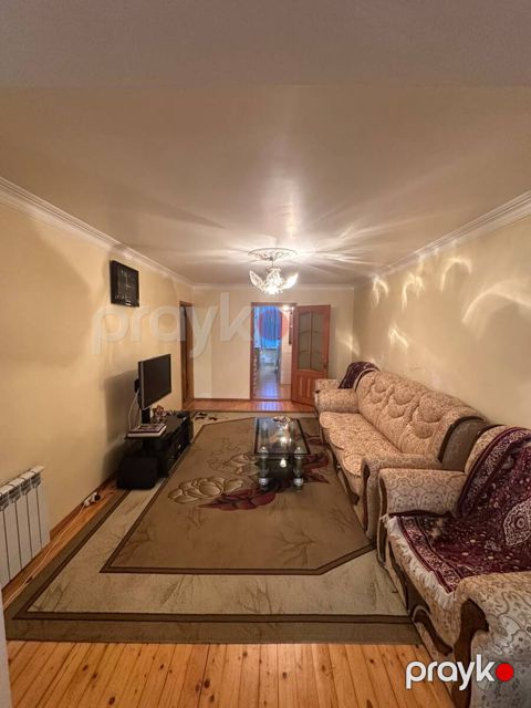 Satılır 8 otaqlı köhnə tikili 150 m² — Bakı