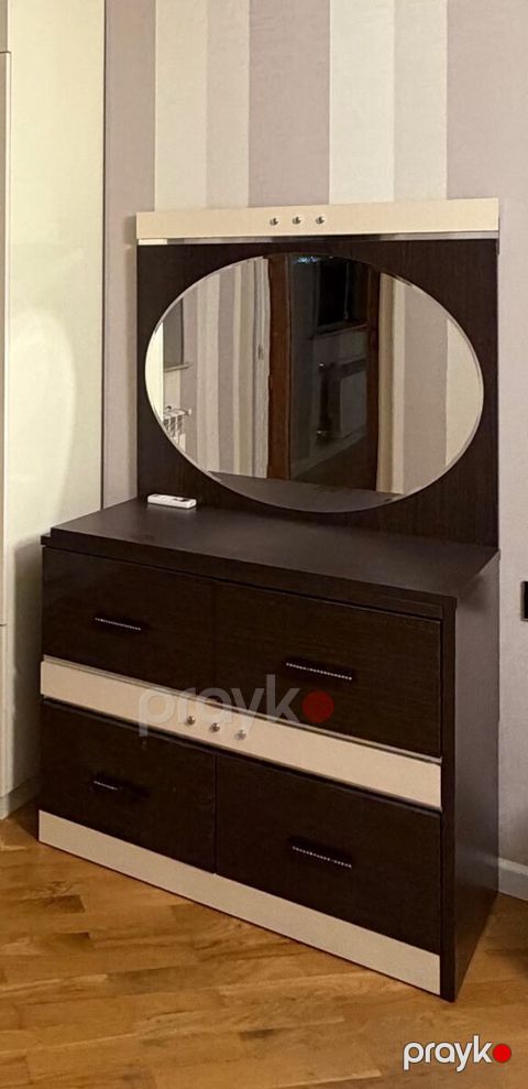 Komod — Bakı