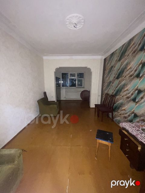Satılır 2 otaqlı köhnə tikili 65 m² — Bakı