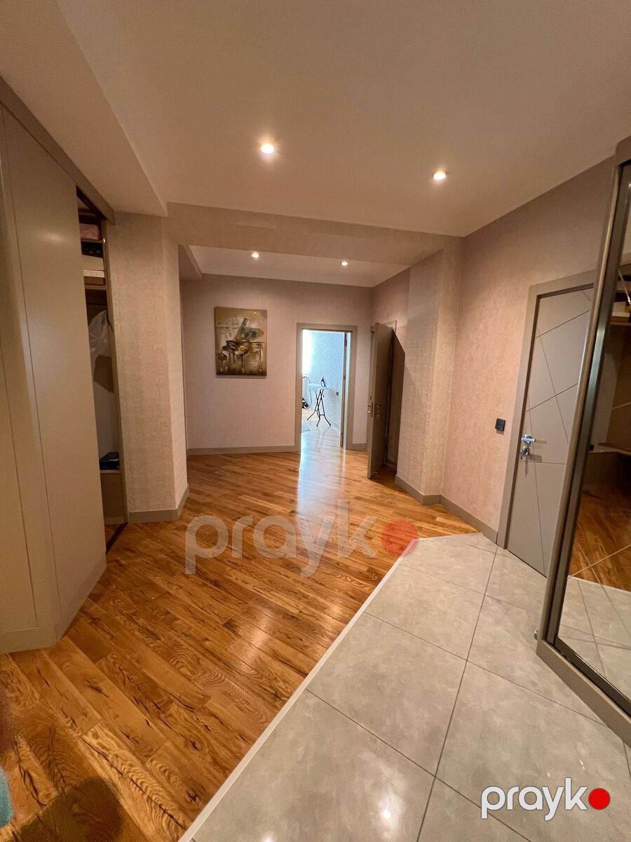 Satılır 4 otaqlı yeni tikili 200 m² — Mənzil, Bakı (10)