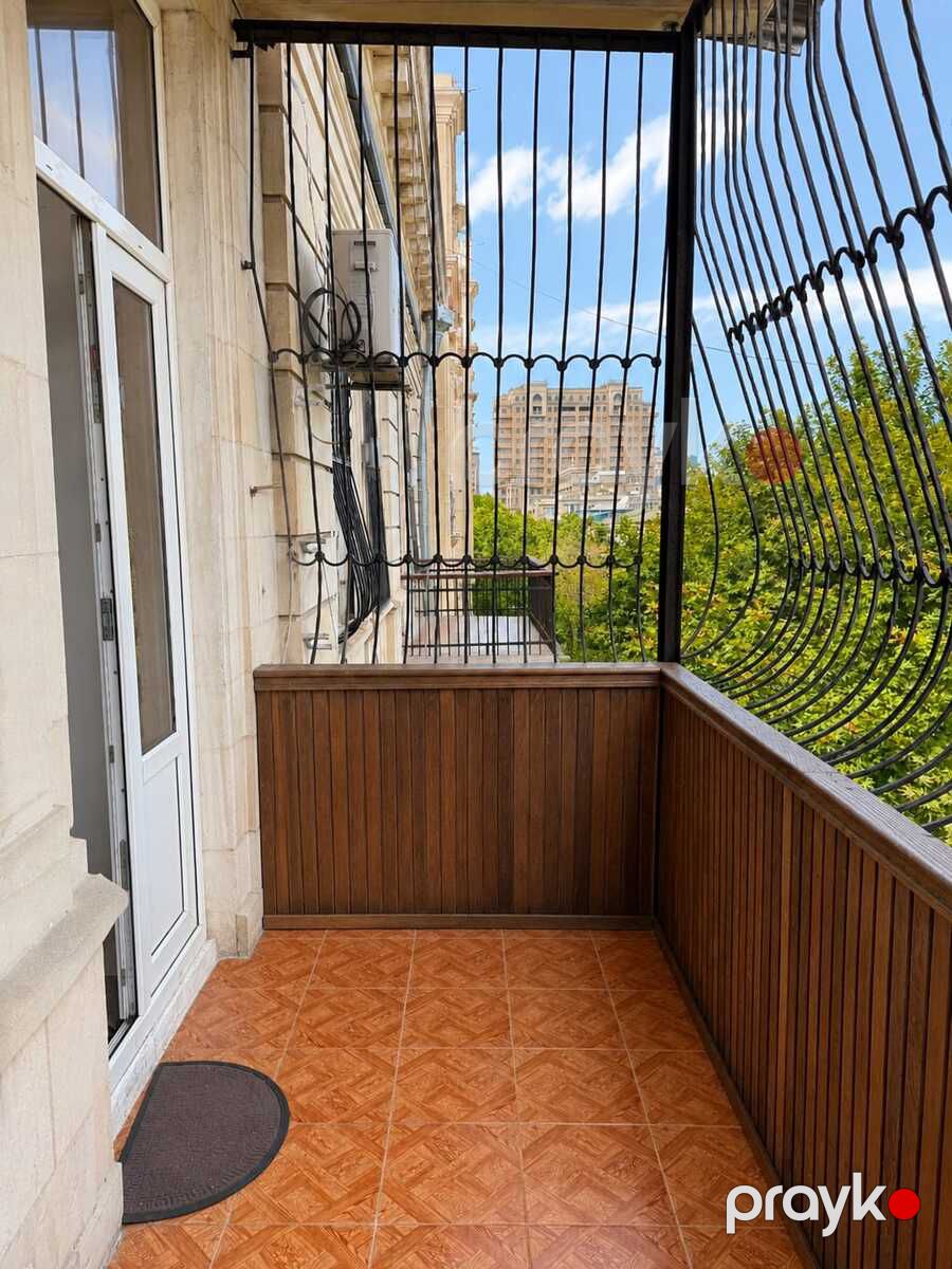 Satılır 4 otaqlı köhnə tikili 126 m² — Mənzil, Bakı (6)