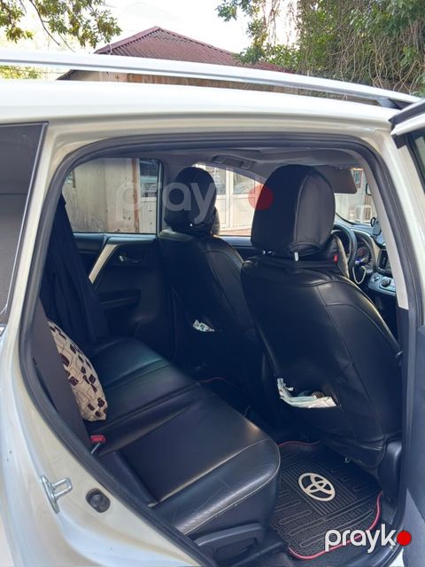 Toyota RAV4: 2 l Krossover — Masazır