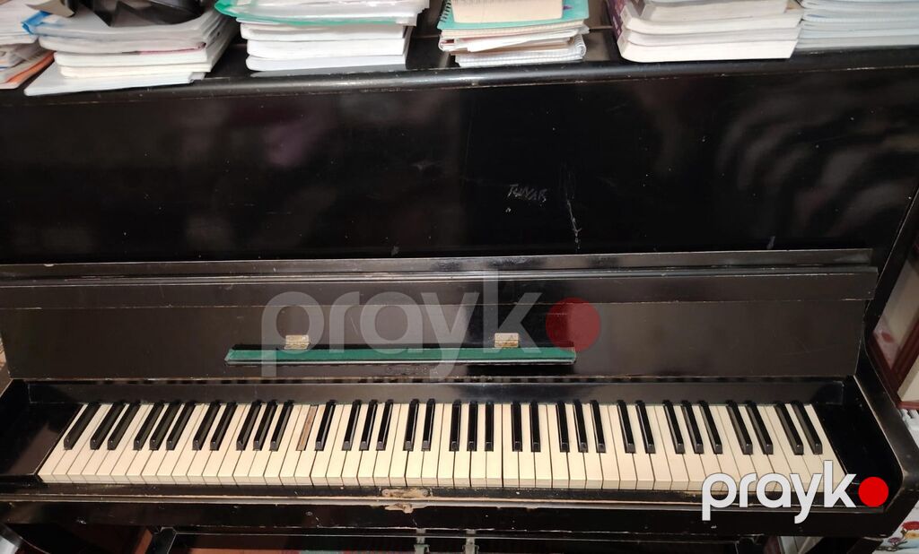 Upright pianino – qara rəngli, klassik korpuslu model - Tam ölçülü — Pianino və digər klaviş alətləri, Sumqayıt (2)