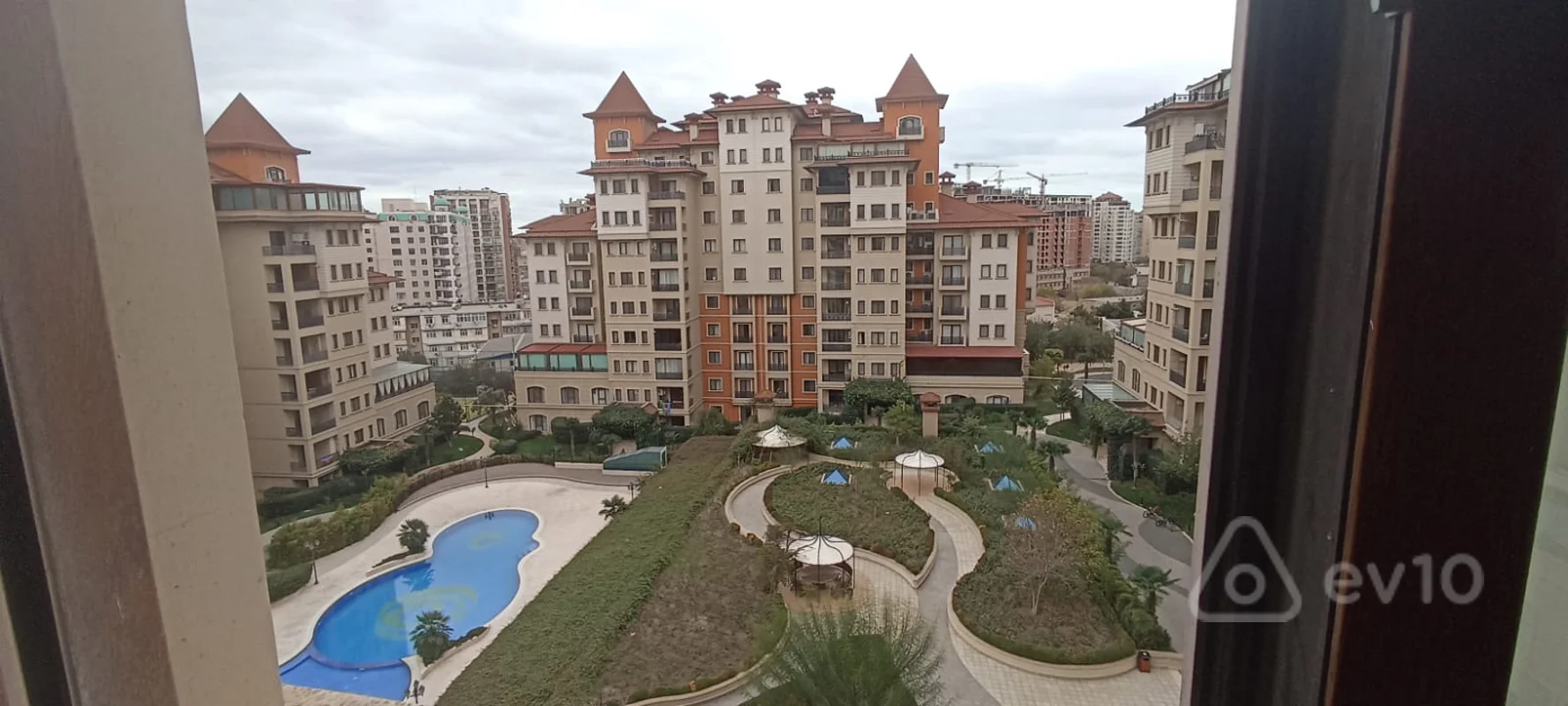 5 otaqlı mənzil, 305 m², Bakixanov kucesi — Mənzil, Bakı (2)