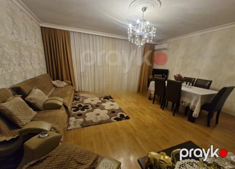 Satılır 4 otaqlı köhnə tikili 118 m² — Bakı