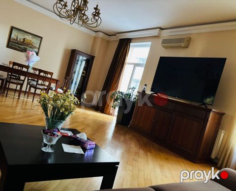 4-otaqlı yeni tikili, Nizami m., 220 m² — Bakı