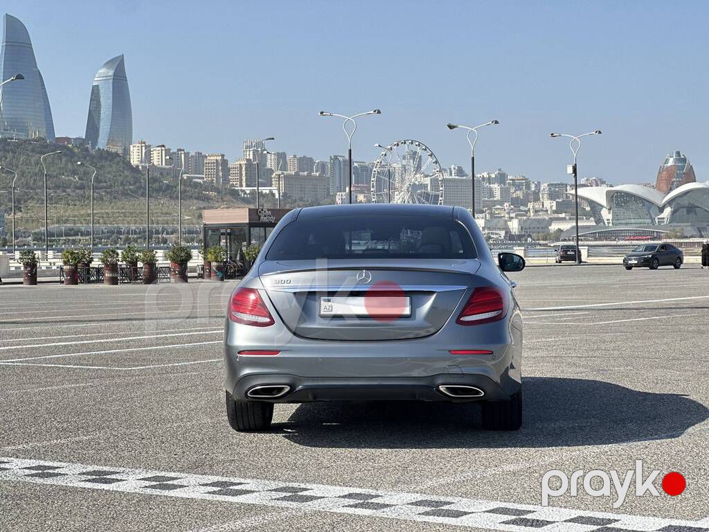 Mercedes E 300, 2.0 L, 2019 il, 150 000 km — Avtomobillər, Bakı (7)
