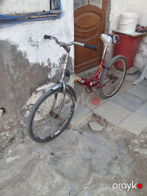 Şəhər gəzintiləri üçün klassik tipli velosiped. Xüsusiyyətlər — Qobu