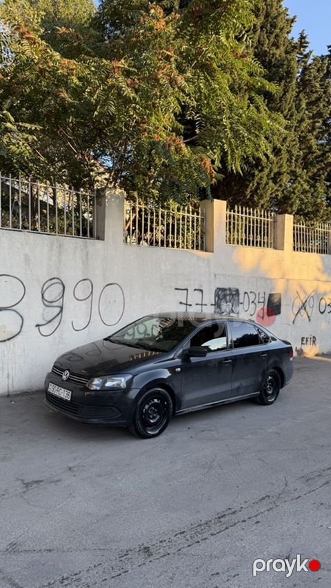 Volkswagen Polo sedan - Kuzov: 4 qapılı sedan, qara rəng - Mühərrik — Bakı