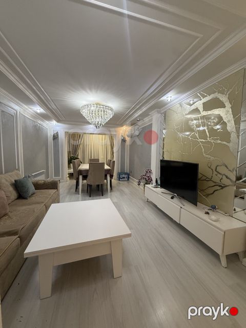 Satılır 3 otaqlı köhnə tikili 100 m² — Bakı