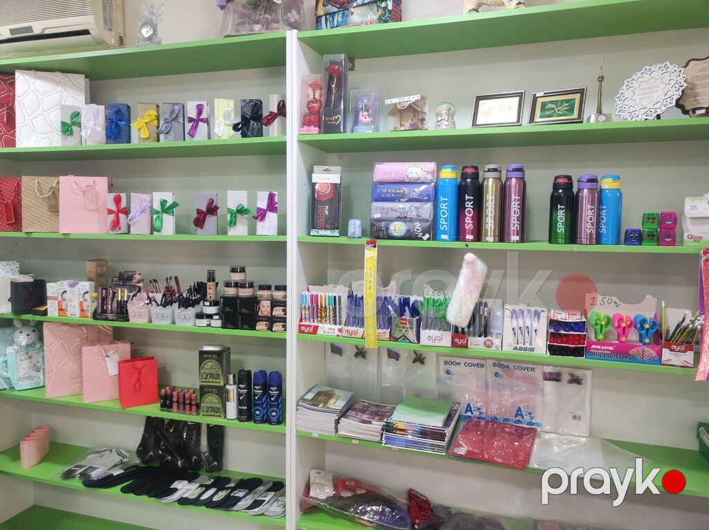 Magaza vitirinleri Parfum Bijuteriya suviner ref Herseye yararlidir — Vitrini, Mehdiabad (2)