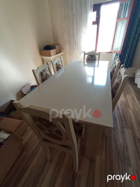 Masa dəsti satılır 300₼. Heç bir problemi yoxdur.Ünvan — Bakı