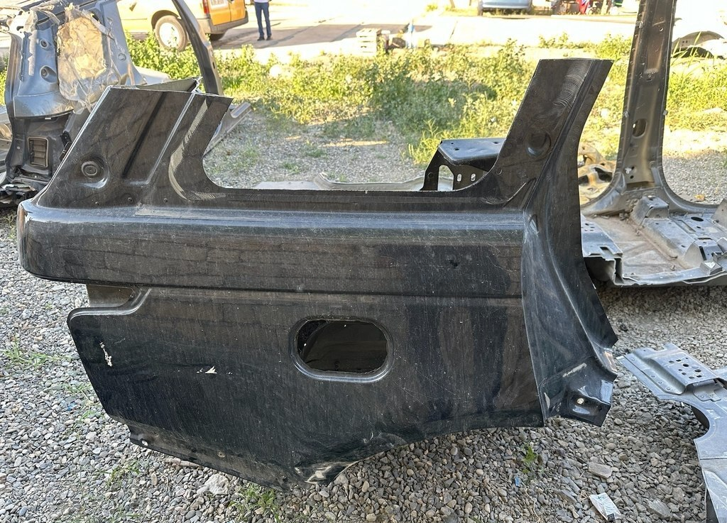 Sağ arxa qanad Range Rover Vogue — Bakı