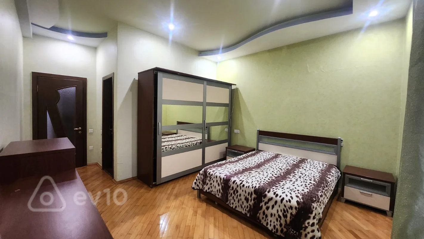 5 otaqlı mənzil, 220 m², Bakıxanov küçəsi — kirayə — Mənzil, Bakı (11)
