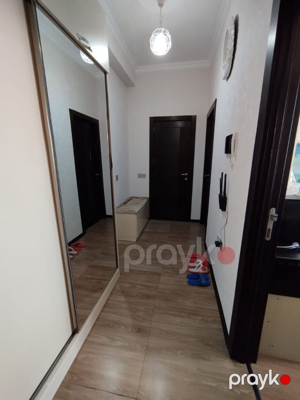 Nizami metrosu qarşısında 5mərtəbəli binada 2otagli mənzil kirayə — Mənzil, Bakı (4)