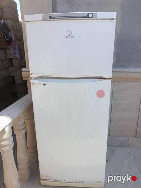 İşlənmiş 2 qapılı Indesit Soyuducu Satılır, rəng - Ağ — Bakı
