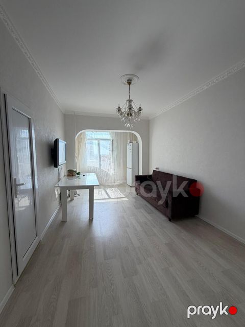 Satılır 2 otaqlı köhnə tikili 60 m² — Bakı