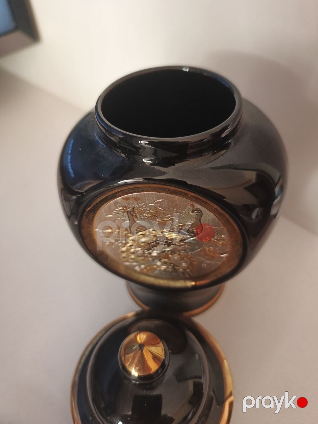 Bir vaza, Keramika — Vaazalar, kreslolar, süni çiçəklər, Bakı (2)