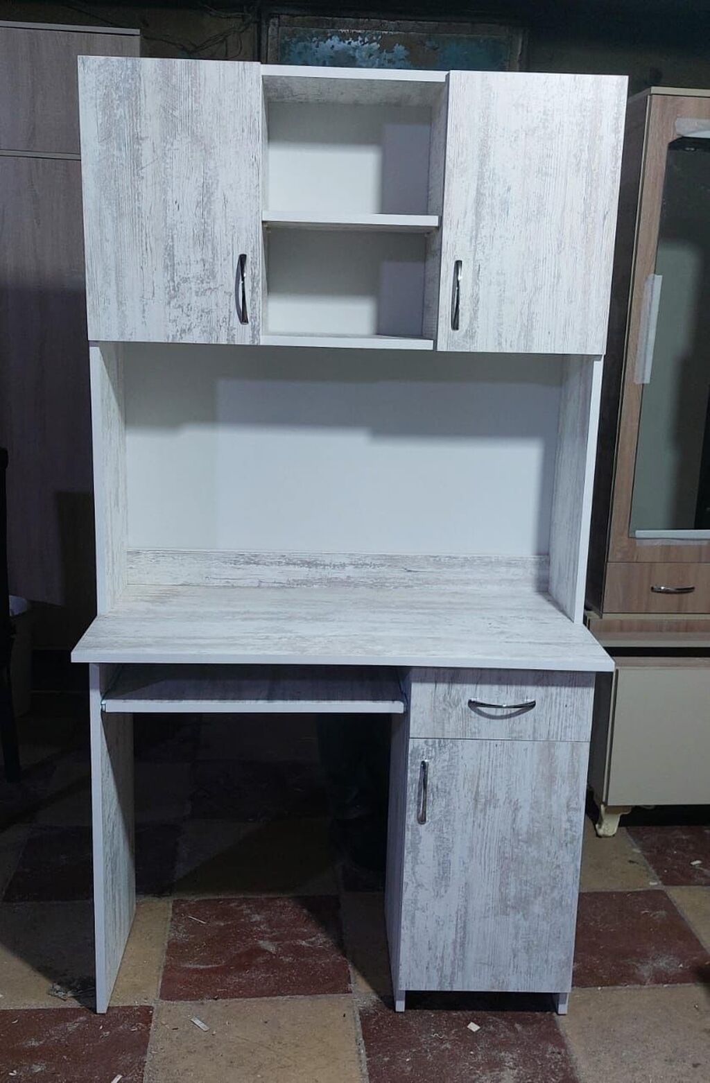 İş masası üst dolablı model - Funksional dizayn: üst hissədə qapalı — Kompüter masaları və kresloları, Bakı (6)
