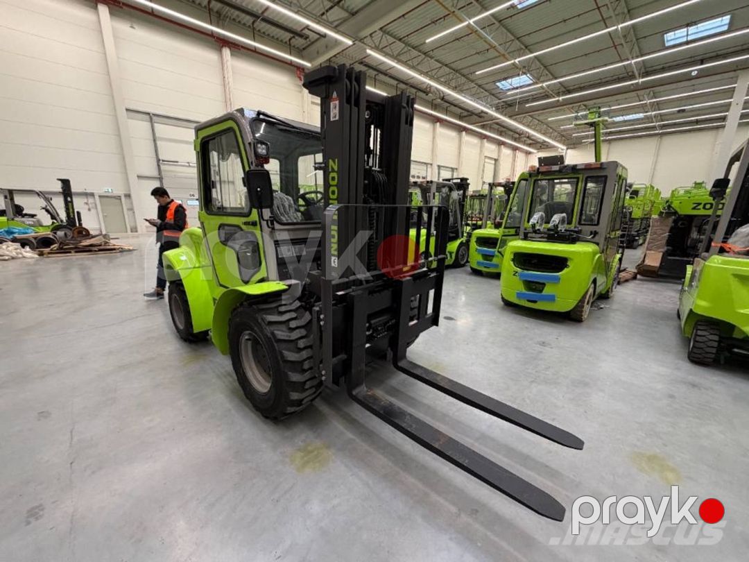 Zoomlıon SD35Z Dizel forklift), 2025 il — İnşaat texnikası, Bakı (5)