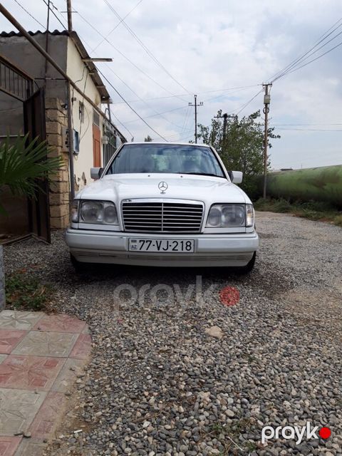 Mercedes 220 E, 2.2 L, 1994 il, 355 000 km — Bakı