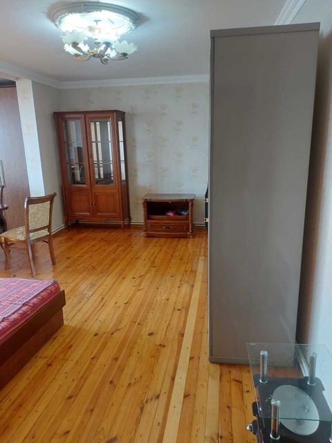 Satılır 2 otaqlı köhnə tikili 60 m² — Bakı