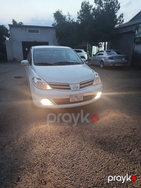 Nissan Tiida: 1.6 l 2008 il Sedan — Digah