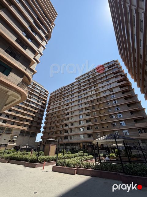 Satılır 4 otaqlı yeni tikili 247 m² — Bakı