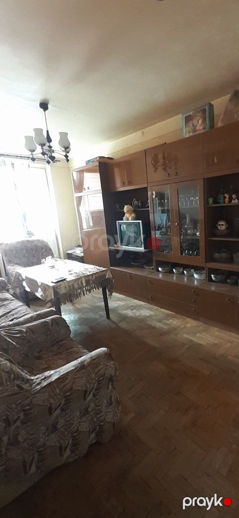 Satılır 4 otaqlı köhnə tikili 120 m² — Bakı