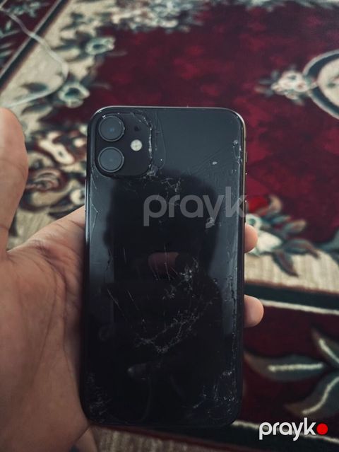 IPhone 11, Qara, Qırıq — Bakı
