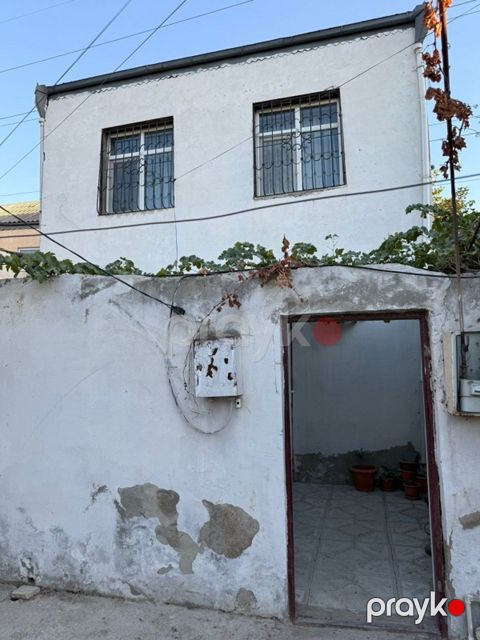 Satılır 4 otaqlı həyət evi/bağ evi 200 m² — Bakı