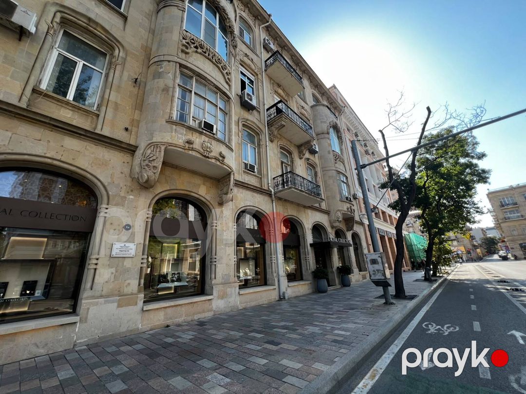 Satılır 4 otaqlı köhnə tikili 200 m² — Mənzil, Bakı (2)