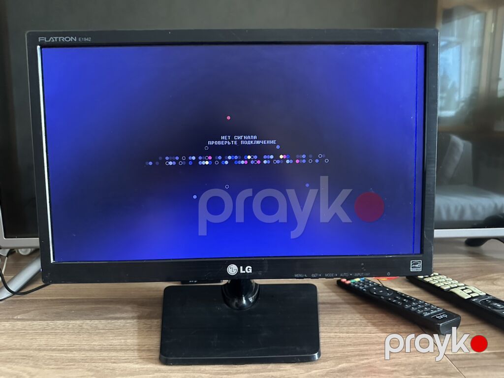 LG Flatron E1942 monitor Ekranın sağ tərəfində mavi xətt var sadəcə — Monitorlər, Bakı (2)
