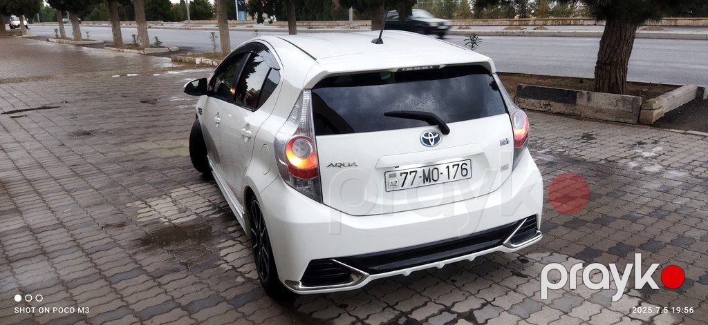 Toyota Aqua, 1.5 L, 0.9 kWh, 2014 il, 160 000 km — Avtomobillər, Gəncə (2)