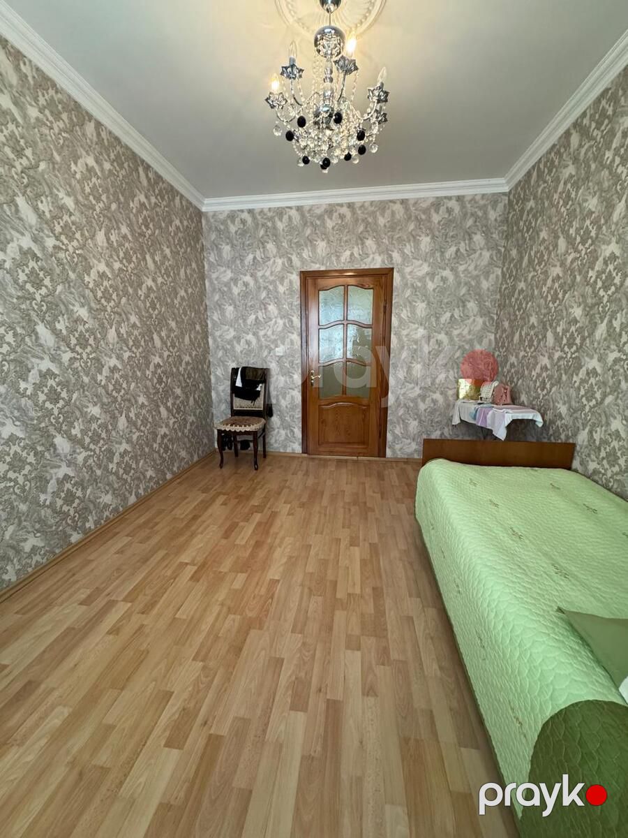 Satılır 4 otaqlı köhnə tikili 110 m² — Mənzil, Bakı (8)