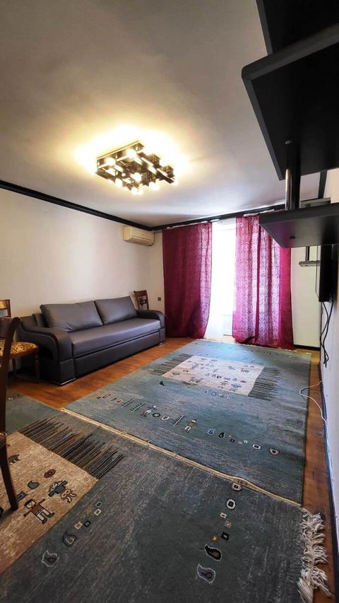 Satılır 2 otaqlı köhnə tikili 58 m² — Bakı