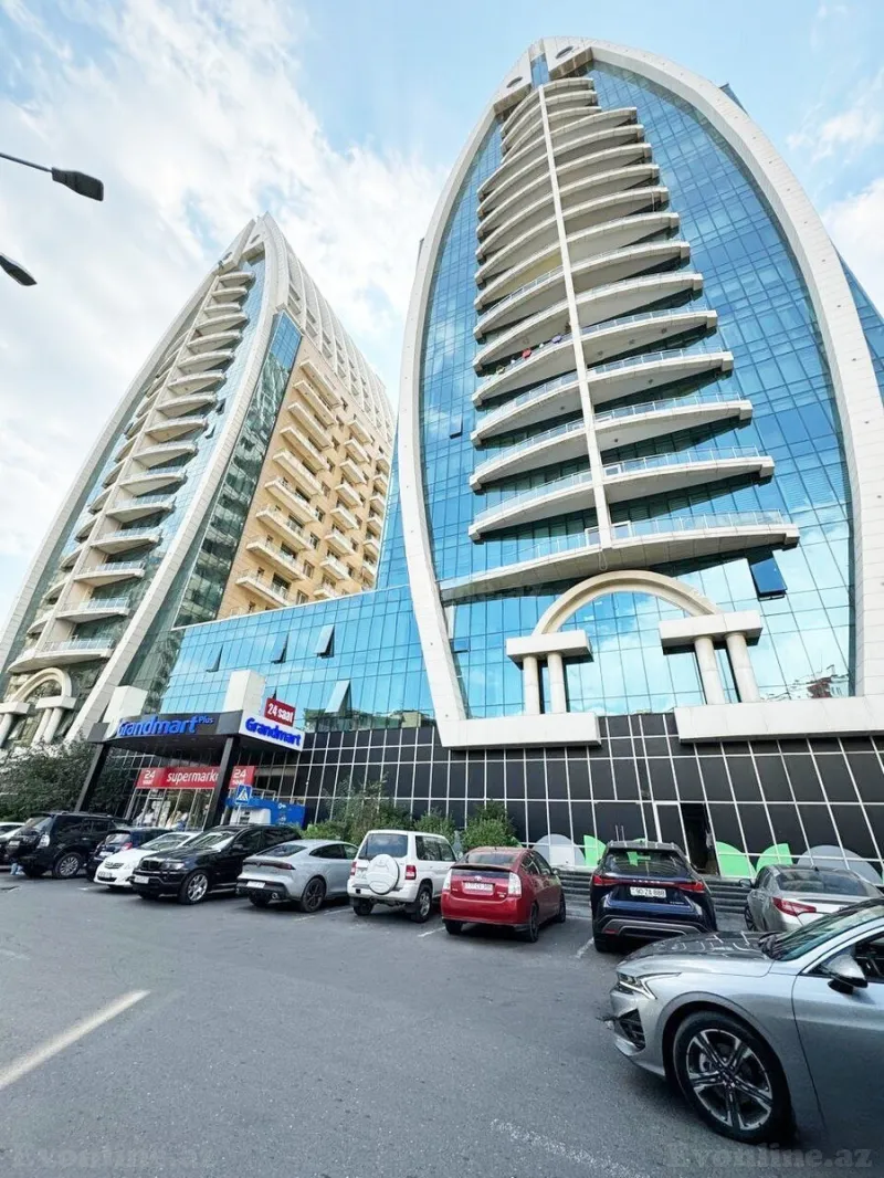 Satılır 4 otaqlı Mənzil Yeni tikili 216 m² Bakı, Yasamal r., Elmlər Akademiyası m — Bakı