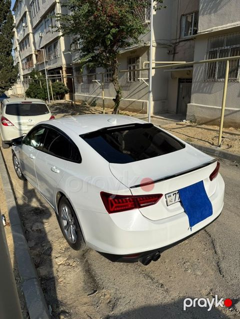 Chevrolet Malibu – ağ rəngli, sedan kuzov. Xüsusiyyətlər — Bakı