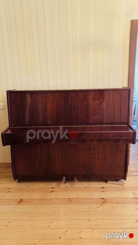 Upright pianino – klassik taxta korpuslu, tünd qəhvəyi (qoz rəngində) — Gəncə