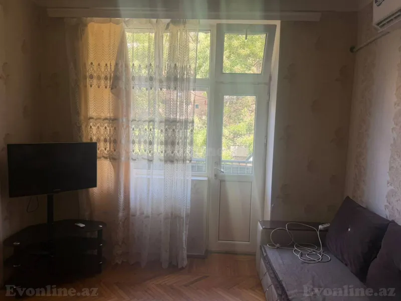Kirayə verilir 1 otaqlı Mənzil Köhnə tikili 45 m² Bakı, Nəsimi r — Bakı