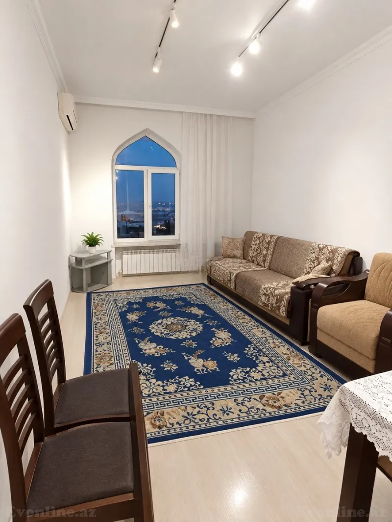 Kirayə verilir 2 otaqlı Mənzil Köhnə tikili 55 m² Bakı, Səbail r — Bakı