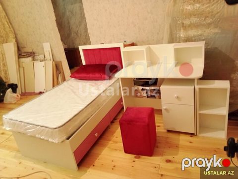 Divan-kreslo ustası — Bakı