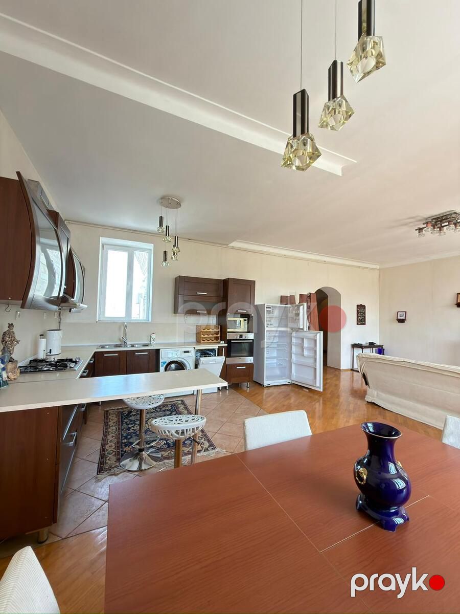 Satılır 5 otaqlı köhnə tikili 200 m² — Mənzil, Bakı (9)